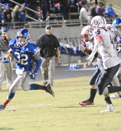 Tommy McGaha/seeyourphotohere.com Pickens’ Adam Thomas gets into the open field against West-Oak on Friday night. Thomas had just five runs for 21 yards against the Warriors, but scored two touchdowns.